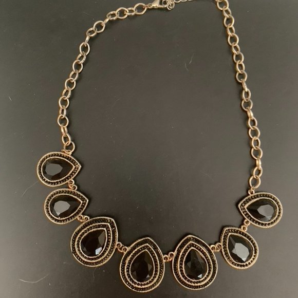 Black and gold statement necklace - Picture 1 of 1